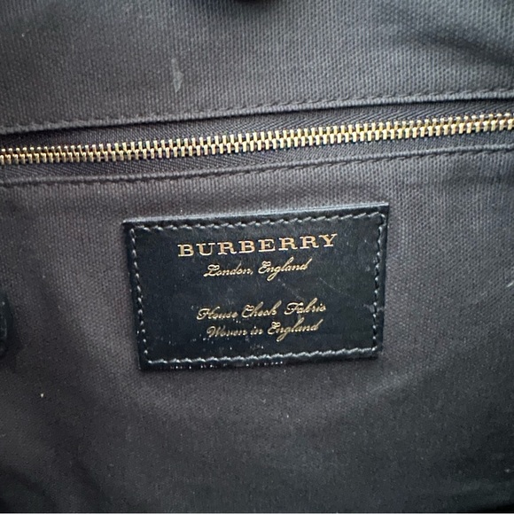 <SOLD> Burberry canter leather shoulder bag - Picture 8 of 12